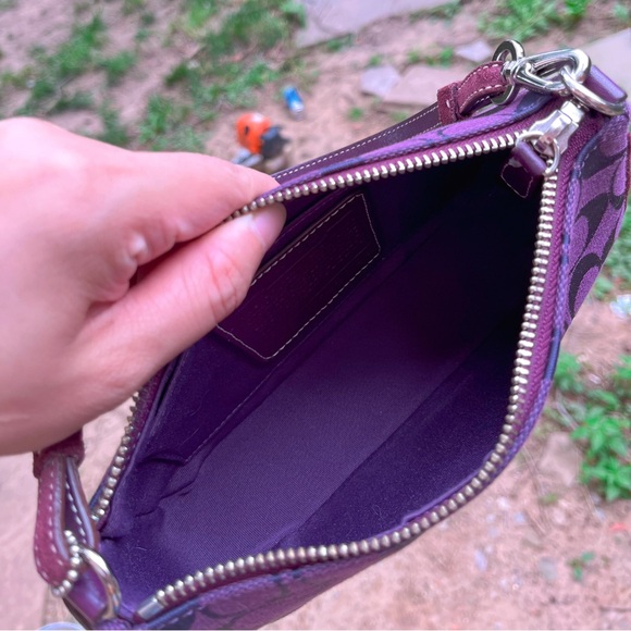 ❌SOLD FB❌ 100% Authentic Y2K Coach Plum Demi Leather Signature 6094 Purse 💜 - Picture 2 of 8